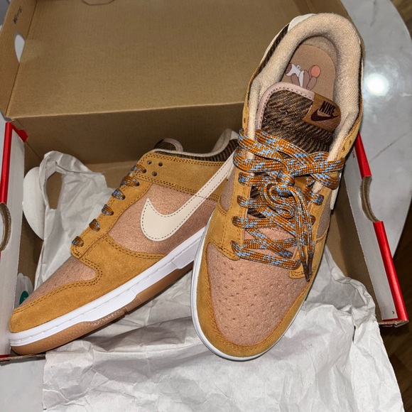 Brand new Teddy Bear Praline Nike dunks - Picture 2 of 3